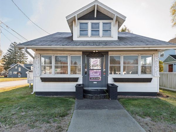 18 Fuller Road, Colonie, NY 12205