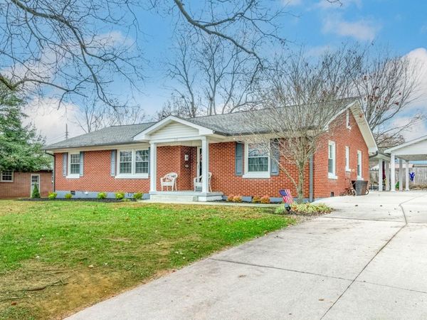 224 Admiral Cir, Lawrenceburg, TN 38464