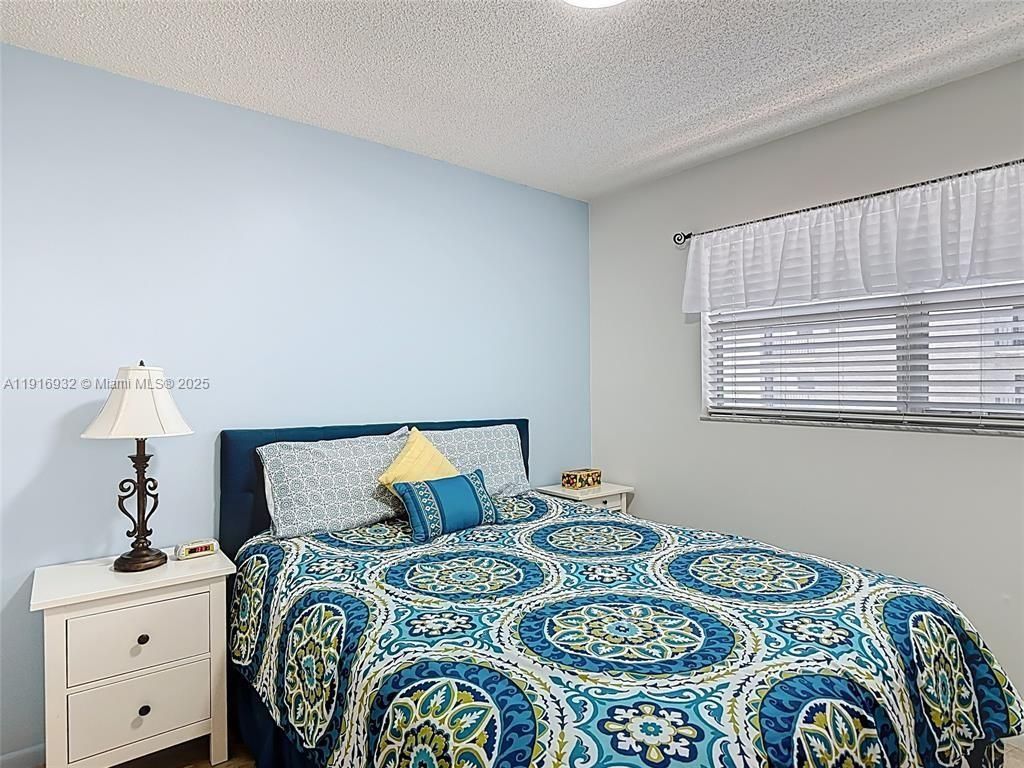 201 178th Dr, Unit 315, Sunny Isles Beach, FL 33160 Photo