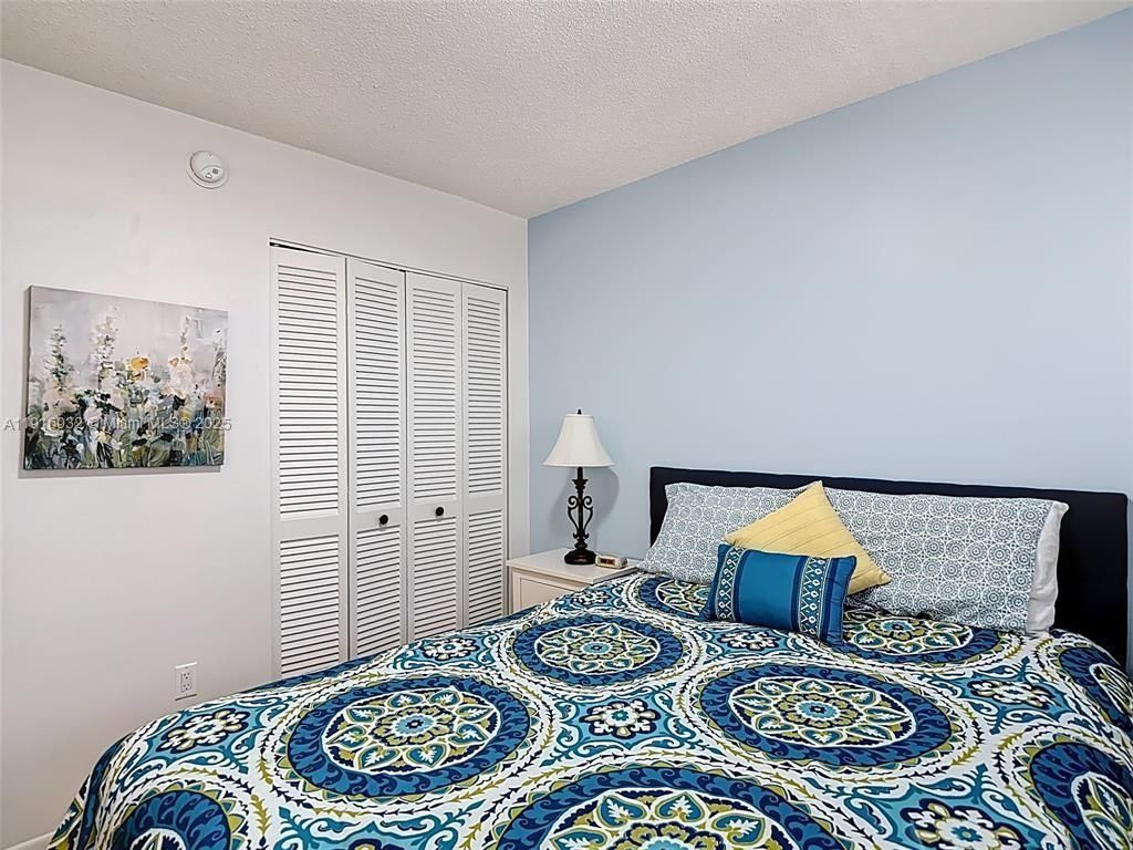 201 178th Dr, Unit 315, Sunny Isles Beach, FL 33160 Photo