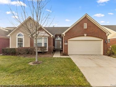 30231 Viewcrest Drive, Novi, MI 48377