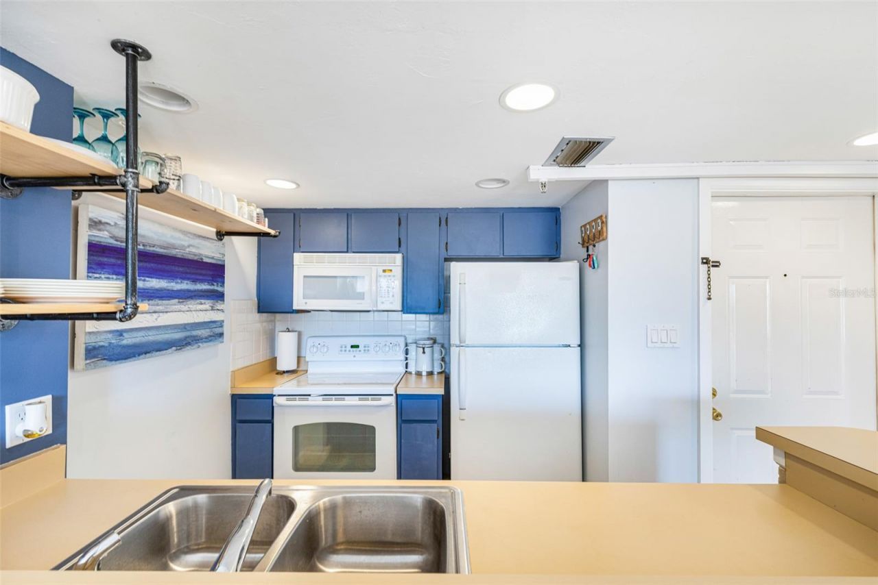 3160 Matecumbe Key Road, Unit 221, Punta Gorda, FL 33955 Photo