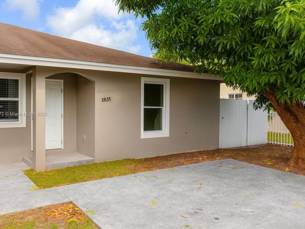 1835 NW 94th St, Miami, FL 33147