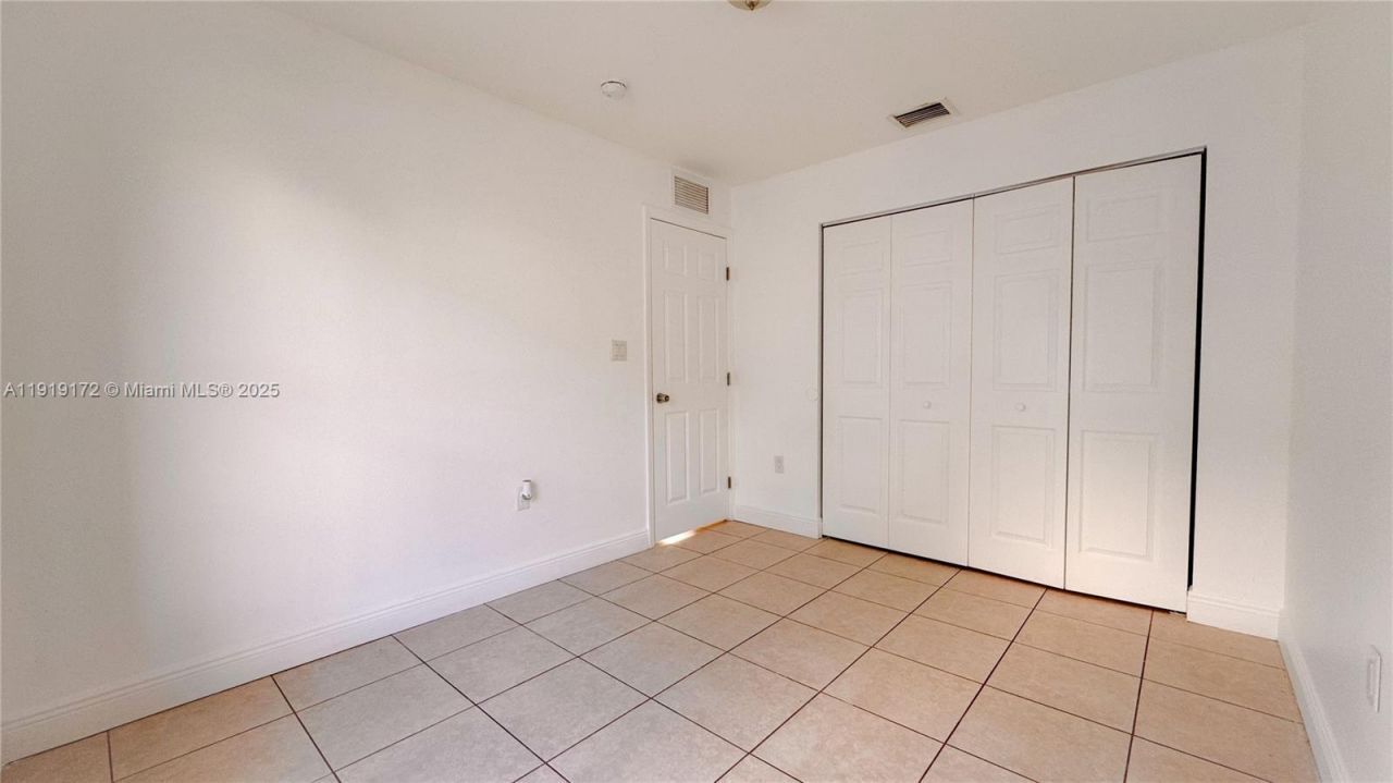 1835 NW 94th St, Miami, FL 33147 Photo