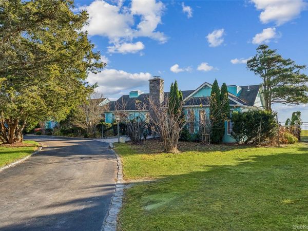 6 Last Lane, Hampton Bays, NY 11946