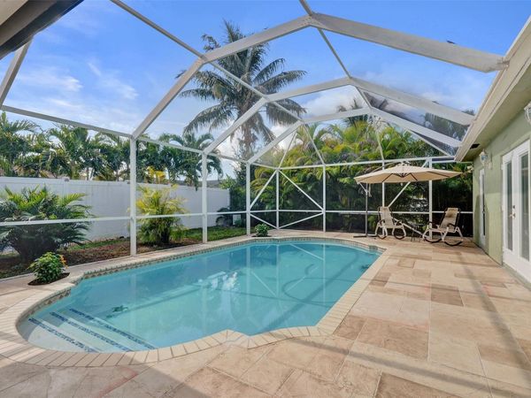 10216 NW 83rd St, Tamarac, FL 33321