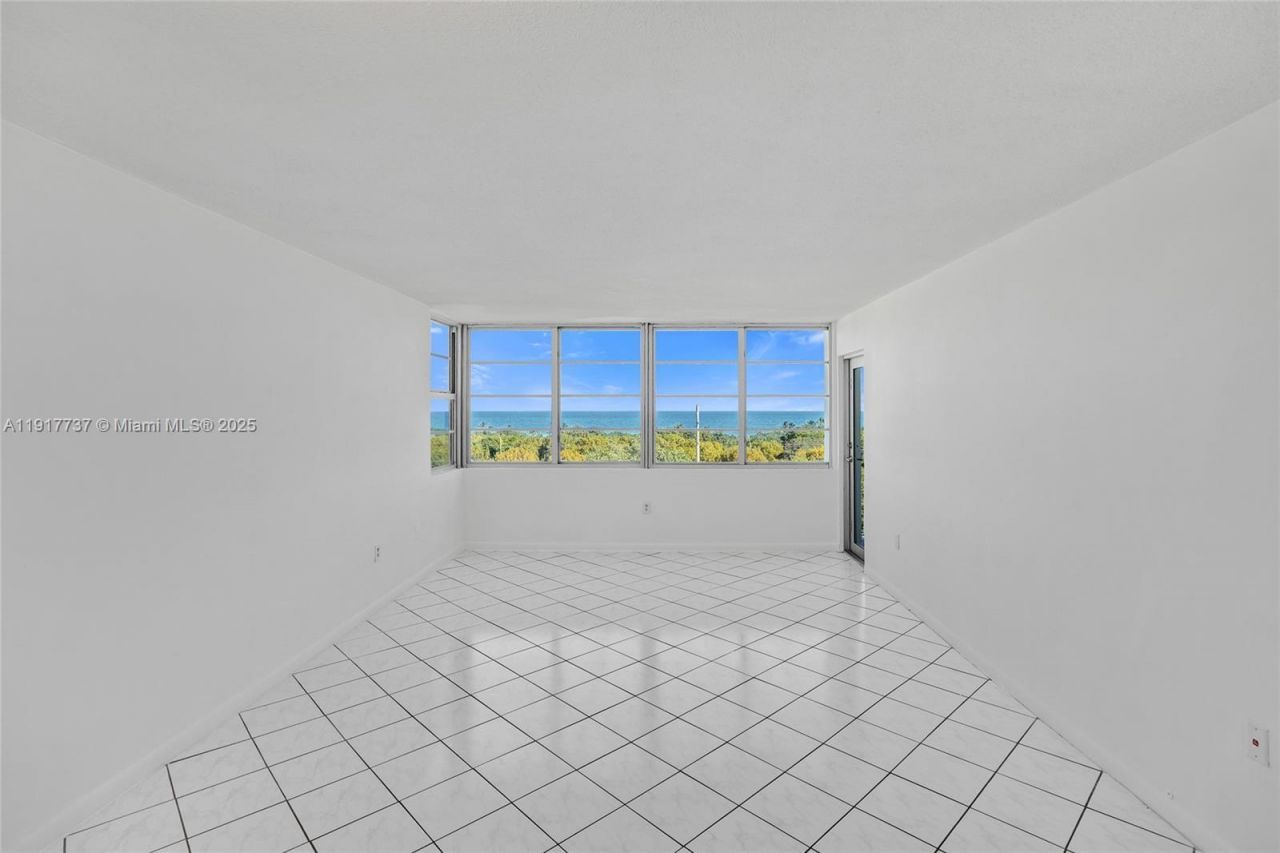 8000 Harding Ave, Unit 7F, Miami Beach, FL 33141 Photo