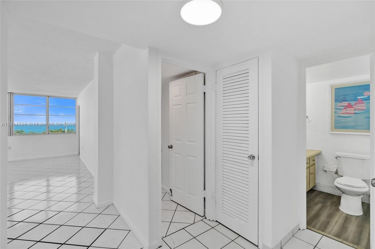 8000 Harding Ave, Unit 7F, Miami Beach, FL 33141 Photo