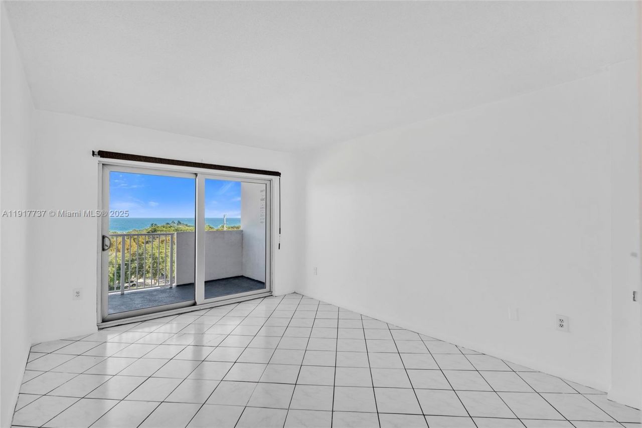 8000 Harding Ave, Unit 7F, Miami Beach, FL 33141 Photo