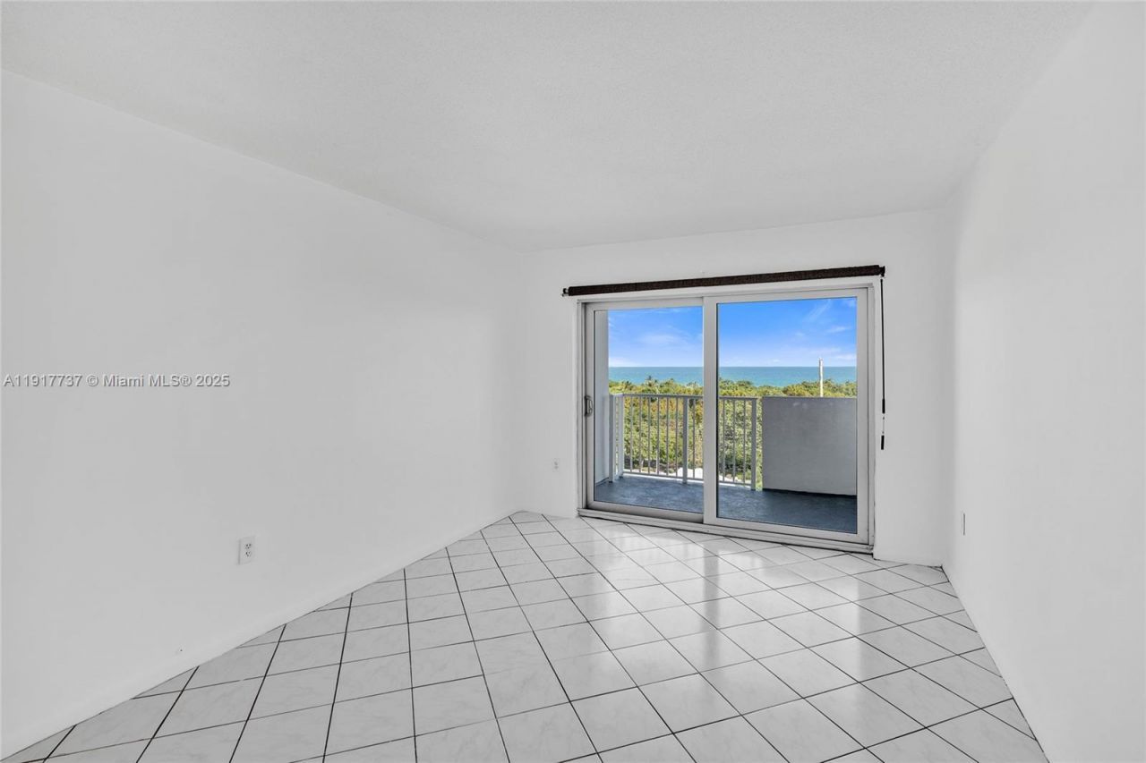 8000 Harding Ave, Unit 7F, Miami Beach, FL 33141 Photo