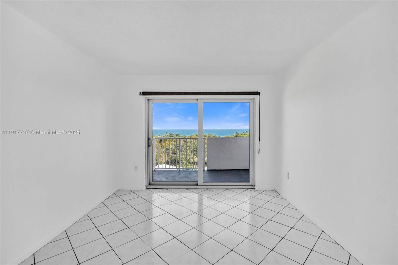 8000 Harding Ave, Unit 7F, Miami Beach, FL 33141 Photo