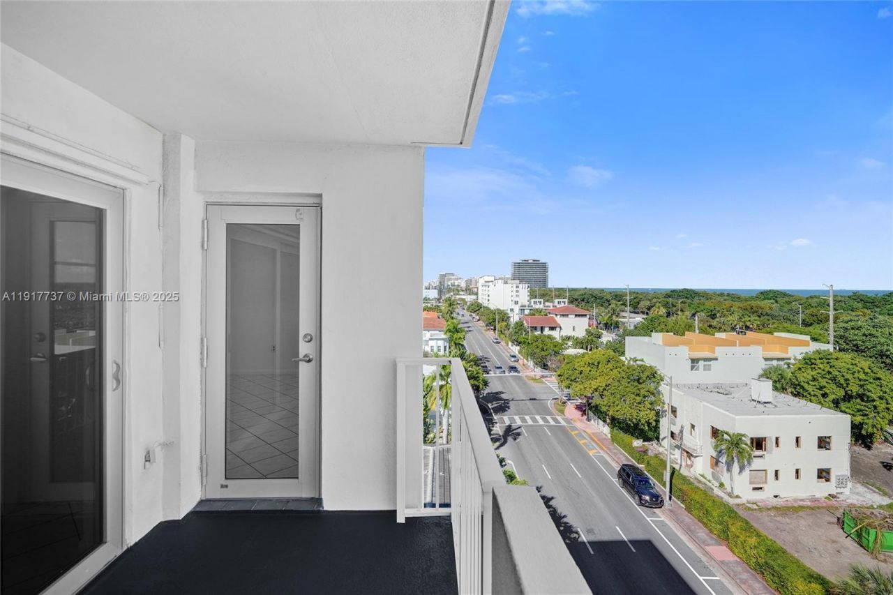 8000 Harding Ave, Unit 7F, Miami Beach, FL 33141 Photo