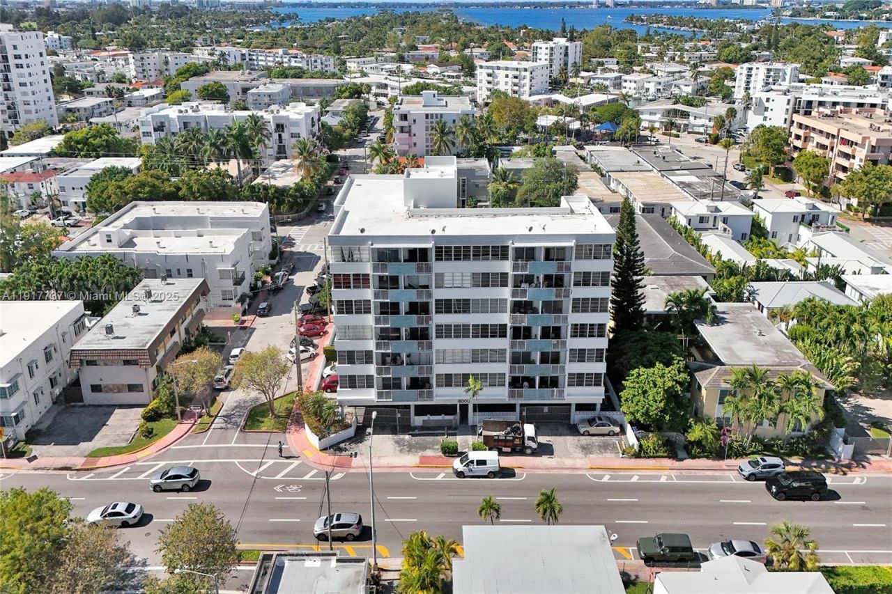 8000 Harding Ave, Unit 7F, Miami Beach, FL 33141 Photo