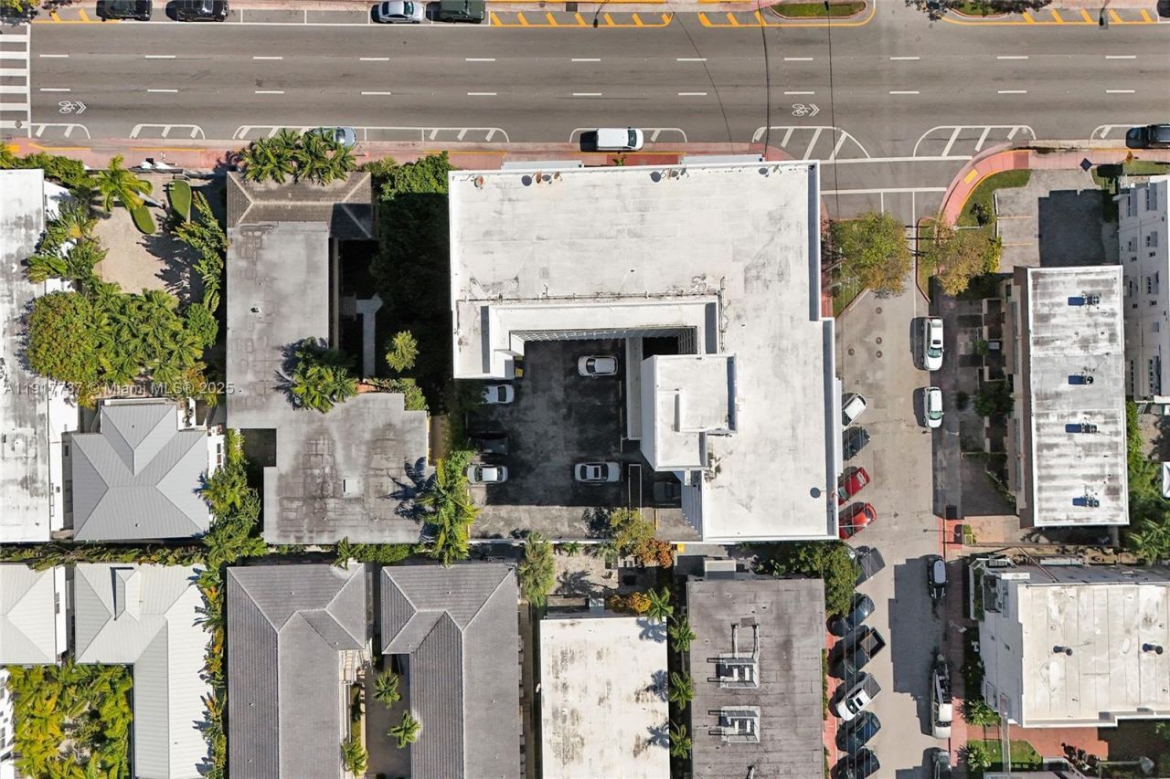 8000 Harding Ave, Unit 7F, Miami Beach, FL 33141 Photo