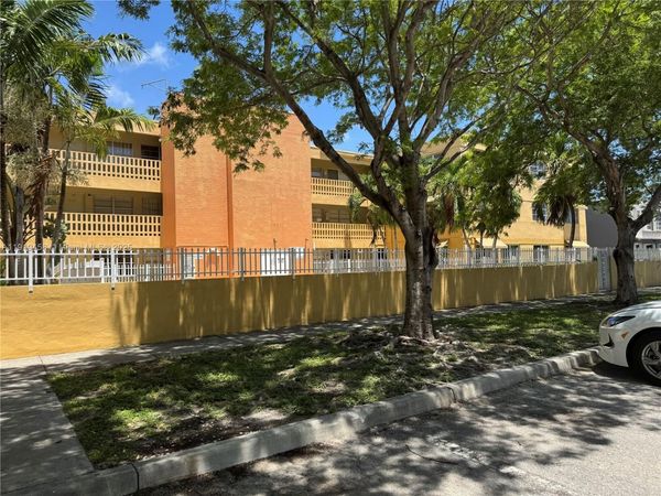 1851 NE 168th St, Unit A2, North Miami Beach, FL 33162