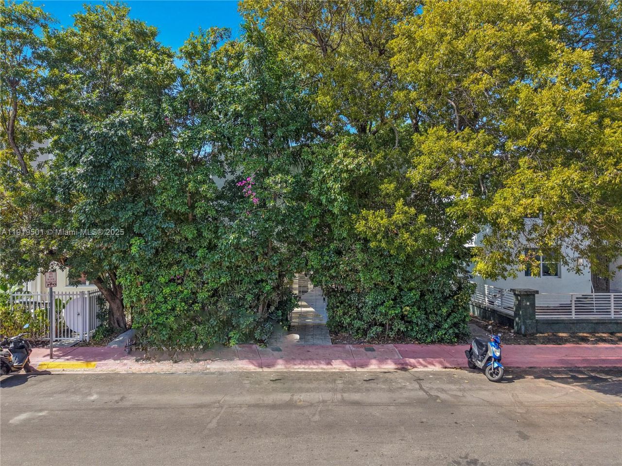 1550 Drexel Ave, Unit 208, Miami Beach, FL 33139 Photo