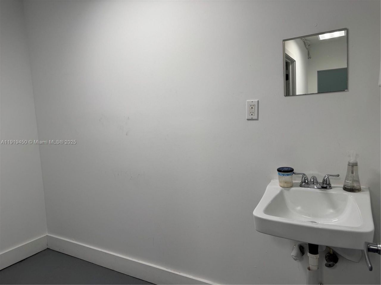 239 NW 26th St, Miami, FL 33127 Photo