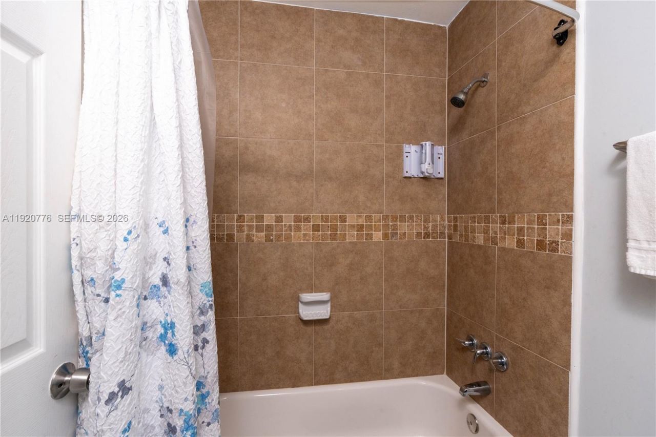 1321 NW 171st St, Miami Gardens, FL 33169 Photo