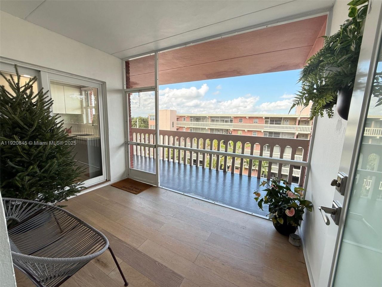 180 NE 12th Ave, Unit 12E, Hallandale Beach, FL 33009 Photo