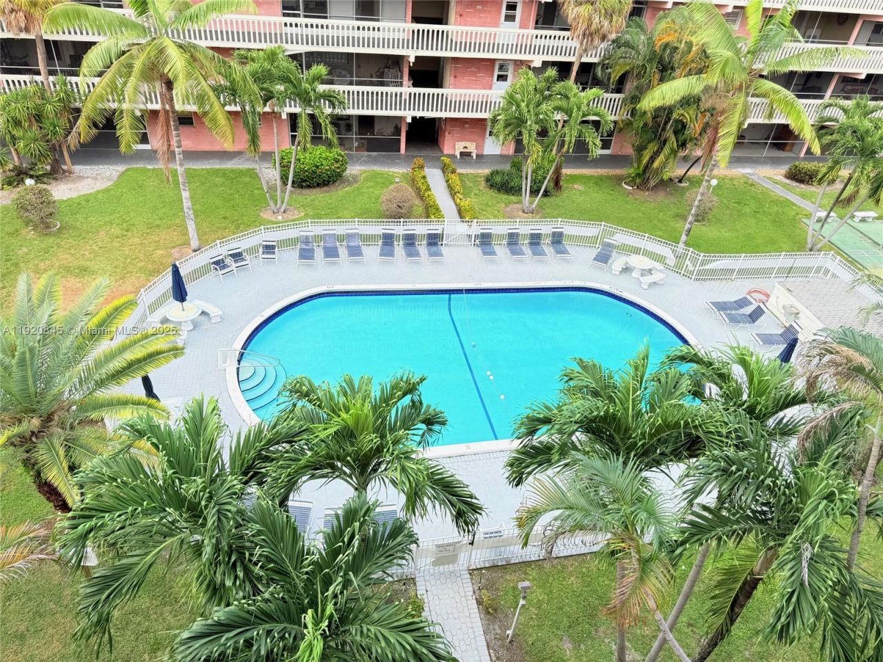 180 NE 12th Ave, Unit 12E, Hallandale Beach, FL 33009 Photo