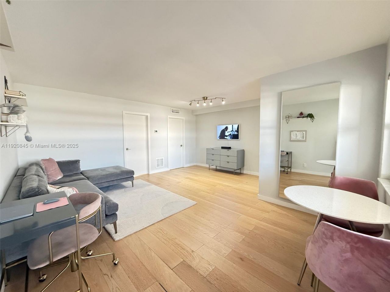 180 NE 12th Ave, Unit 12E, Hallandale Beach, FL 33009 Photo