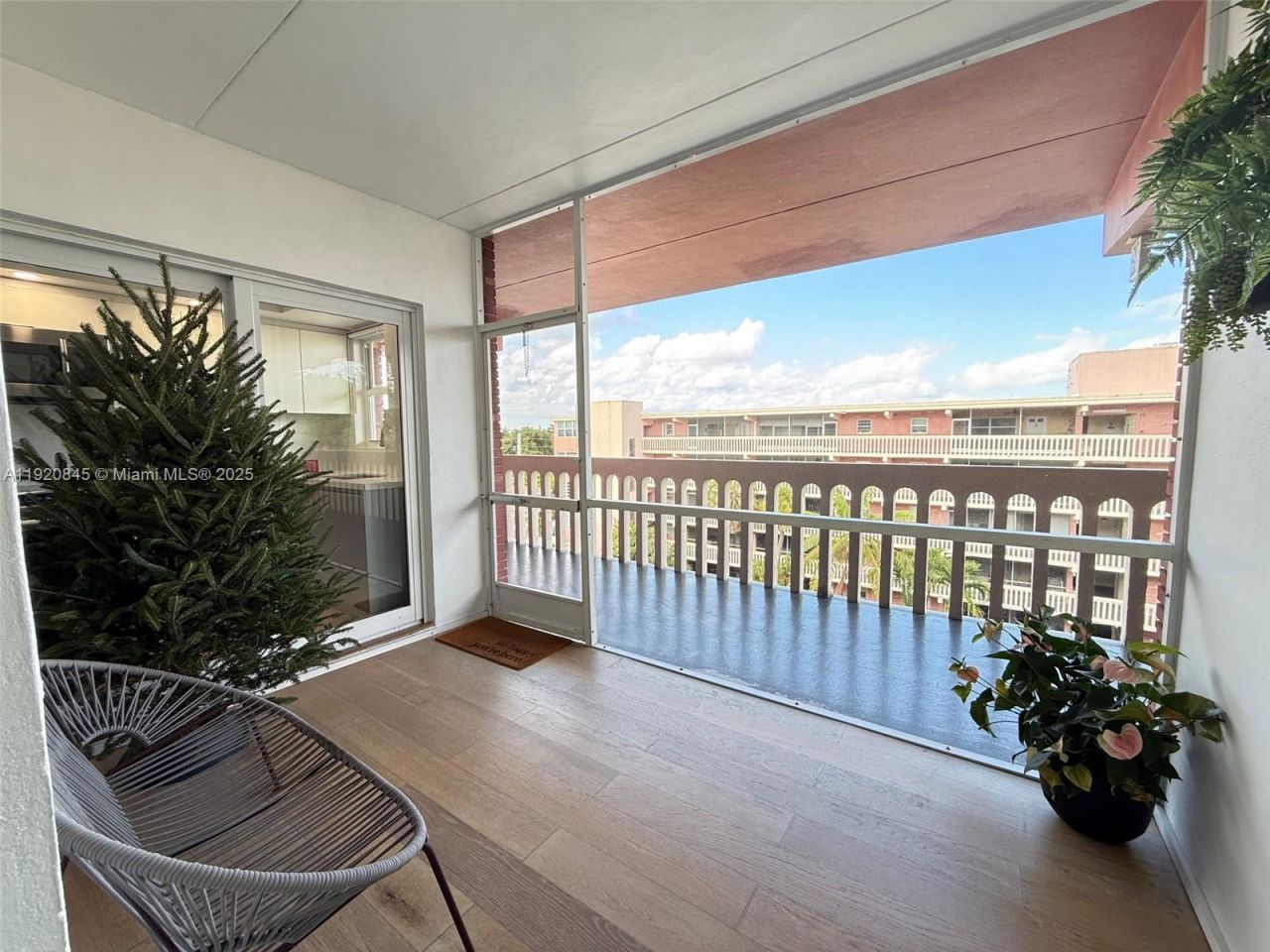 180 NE 12th Ave, Unit 12E, Hallandale Beach, FL 33009 Photo