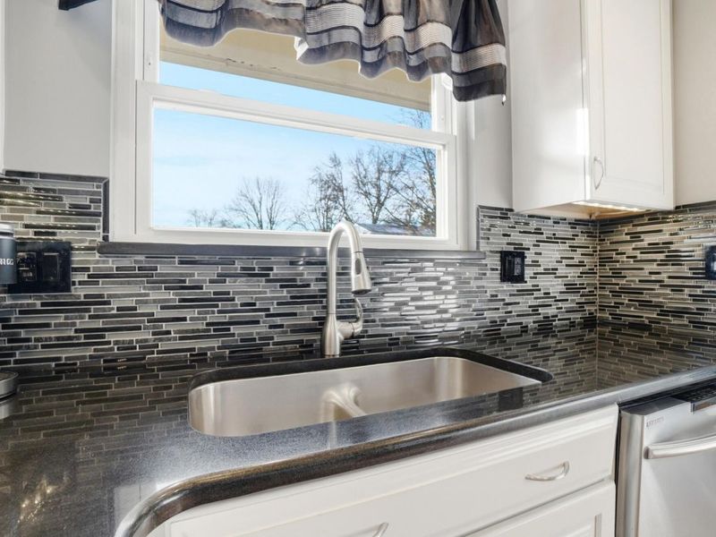 1930 Shallowford Avenue, Columbus, OH 43235 Photo 12