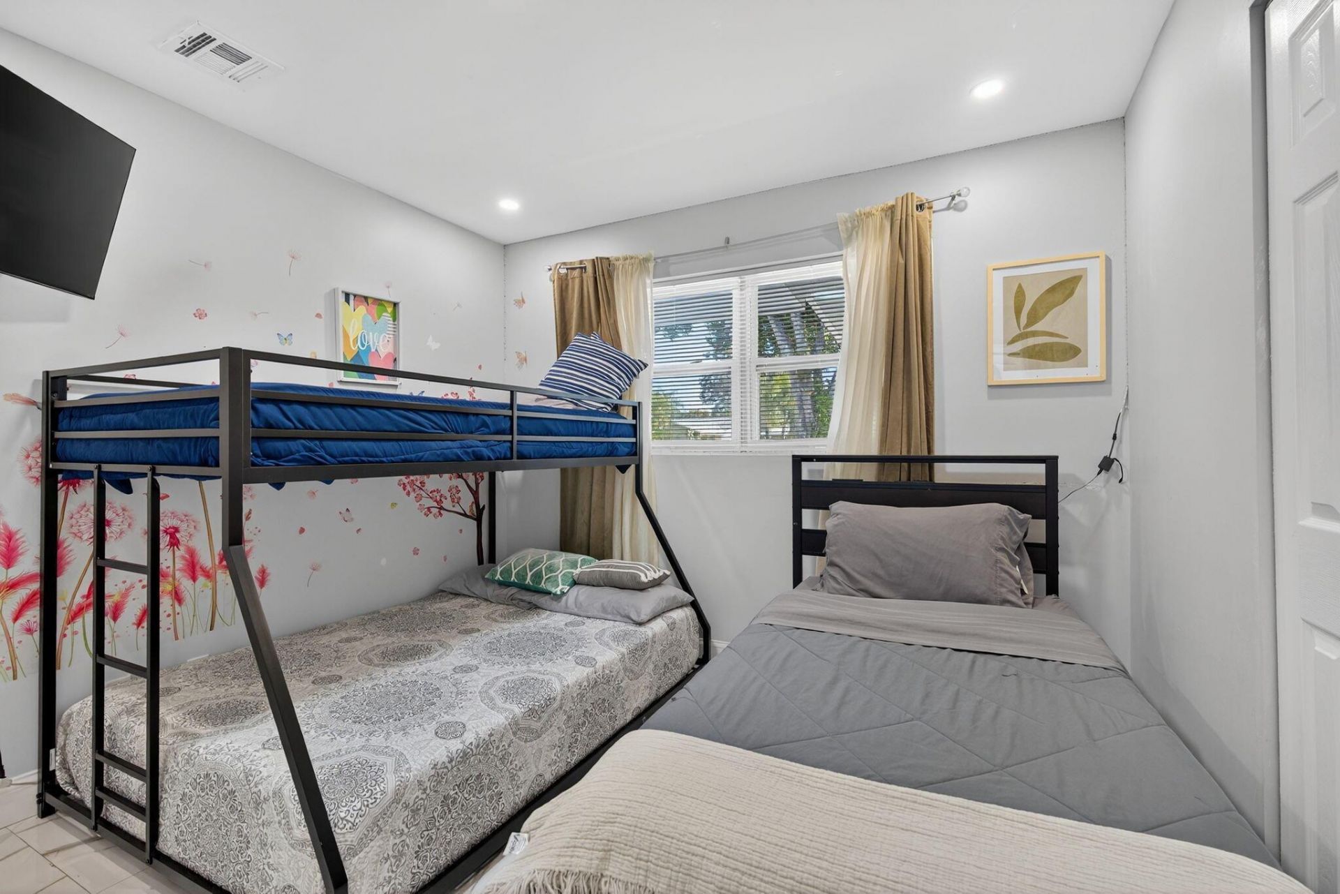 511 Iris Avenue, Palm Beach Gardens, FL 33410 Photo