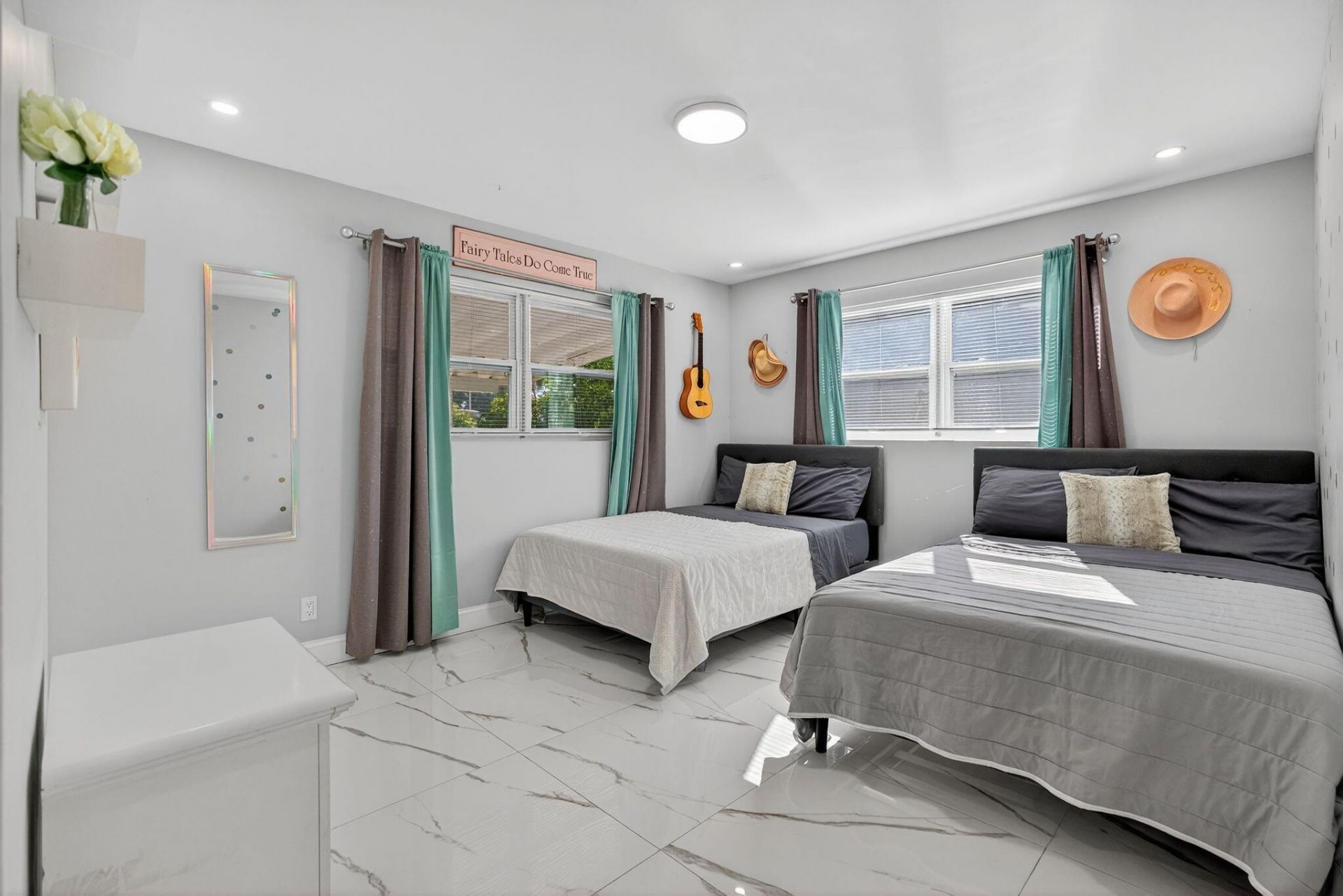 511 Iris Avenue, Palm Beach Gardens, FL 33410 Photo