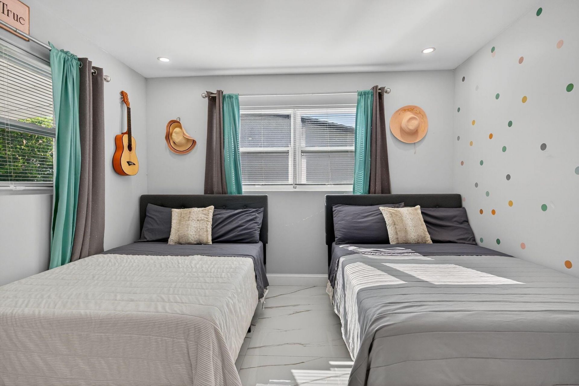 511 Iris Avenue, Palm Beach Gardens, FL 33410 Photo