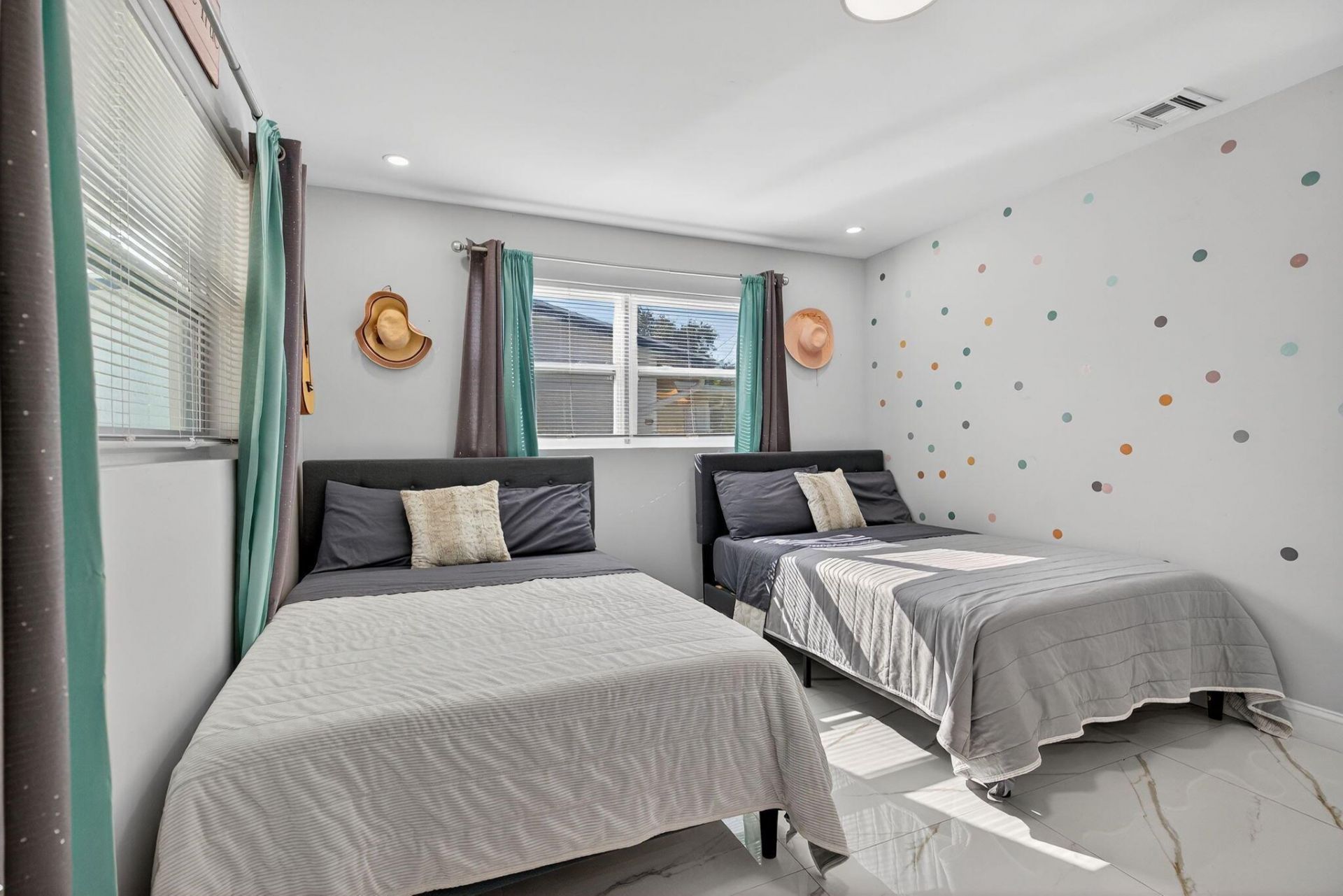 511 Iris Avenue, Palm Beach Gardens, FL 33410 Photo