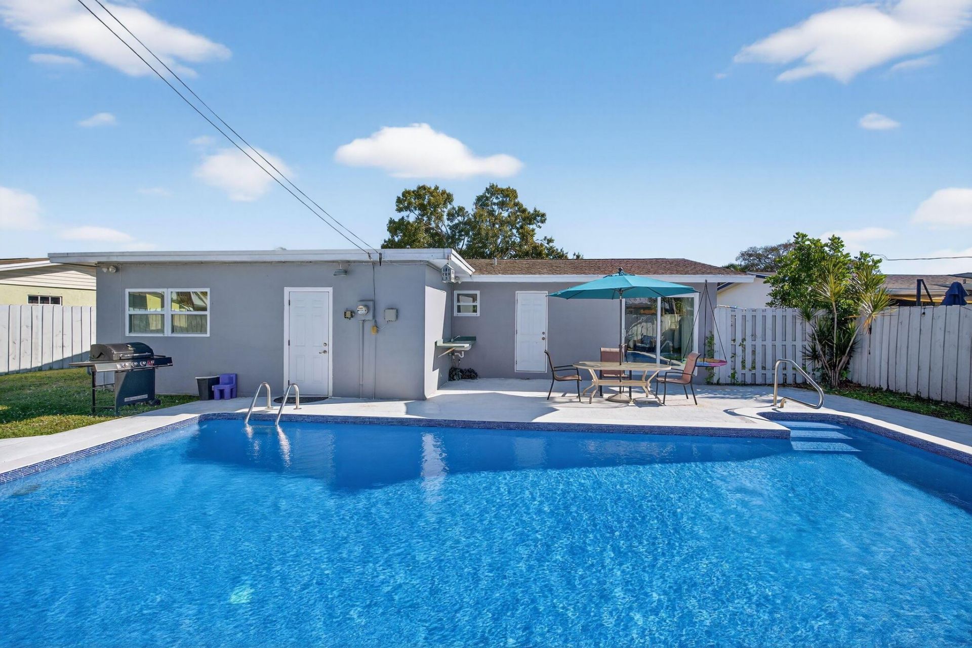 511 Iris Avenue, Palm Beach Gardens, FL 33410 Photo