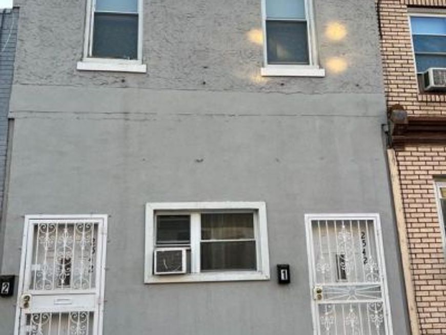 2542 N Front Street, Philadelphia, PA 19133 Main Photo