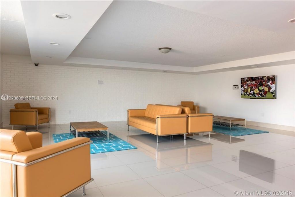 345 Ocean Dr, Unit 408, Miami Beach, FL 33139 Photo