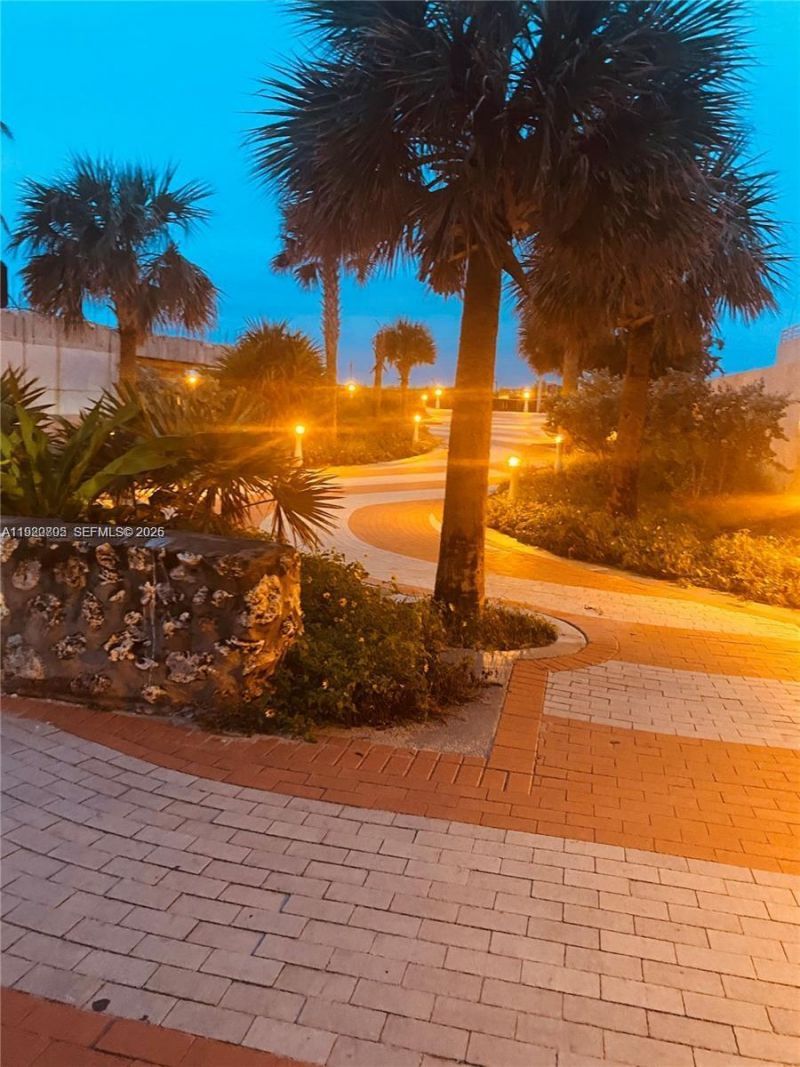 345 Ocean Dr, Unit 408, Miami Beach, FL 33139 Photo