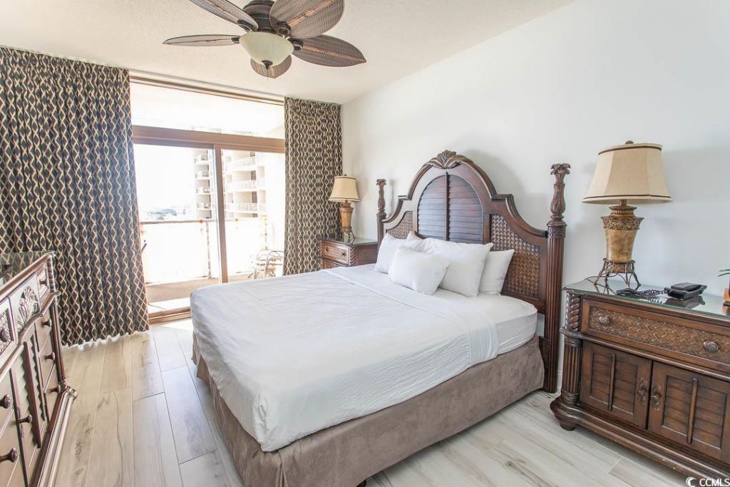 100 North Beach Blvd. Photo 24