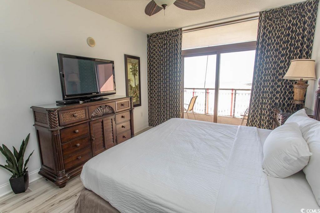 100 North Beach Blvd. Photo 25