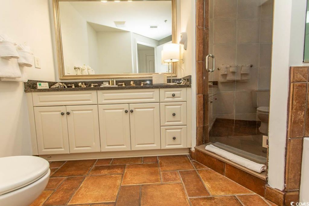 100 North Beach Blvd. Photo 28