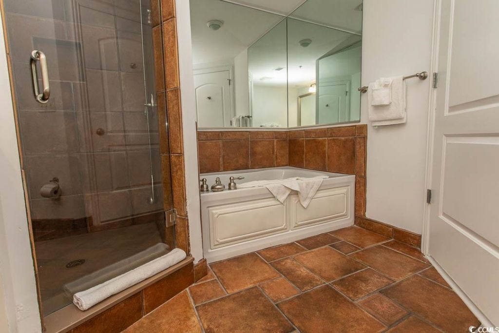 100 North Beach Blvd. Photo 29