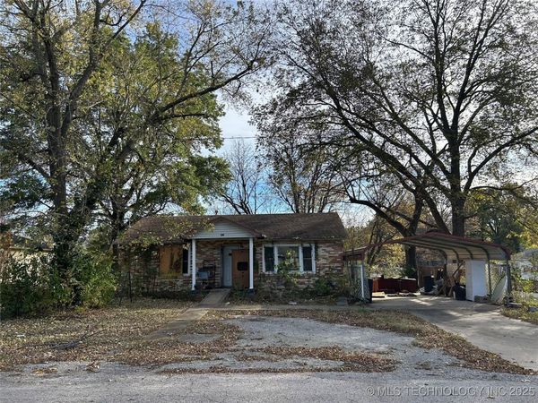 902 SE 2nd Street, Pryor, OK 74361