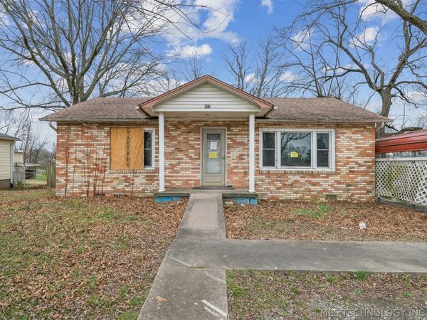 902 SE 2nd Street, Pryor, OK 74361