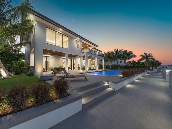 2880 NE 9th Street, Pompano Beach, FL 33062