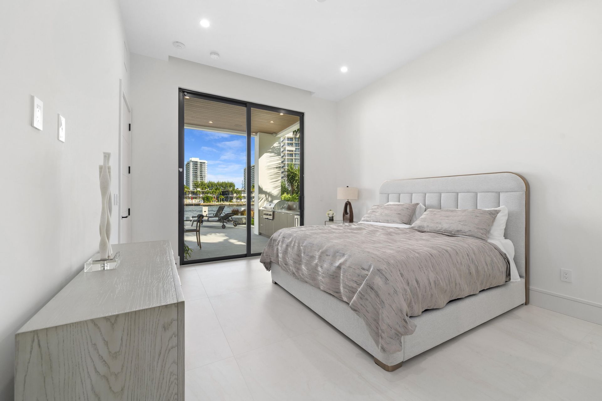 2880 NE 9th Street, Pompano Beach, FL 33062 Photo