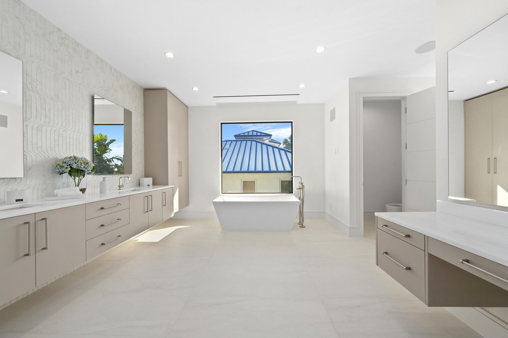 2880 NE 9th Street, Pompano Beach, FL 33062 Photo