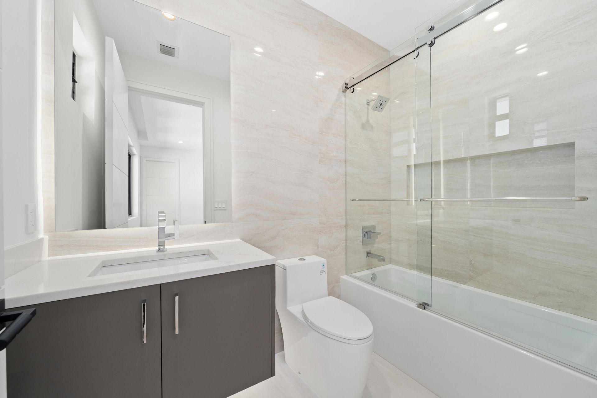 2880 NE 9th Street, Pompano Beach, FL 33062 Photo