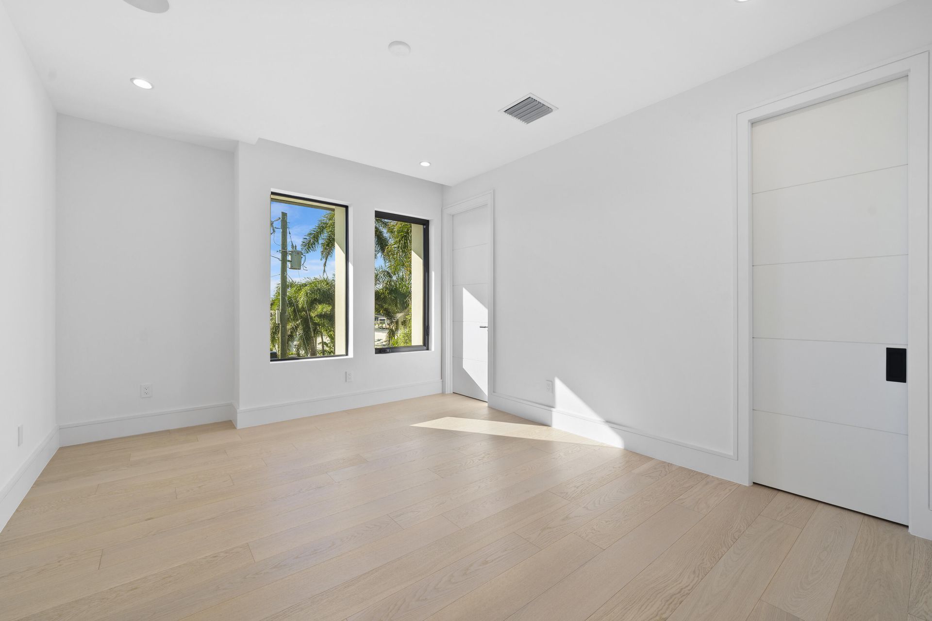 2880 NE 9th Street, Pompano Beach, FL 33062 Photo