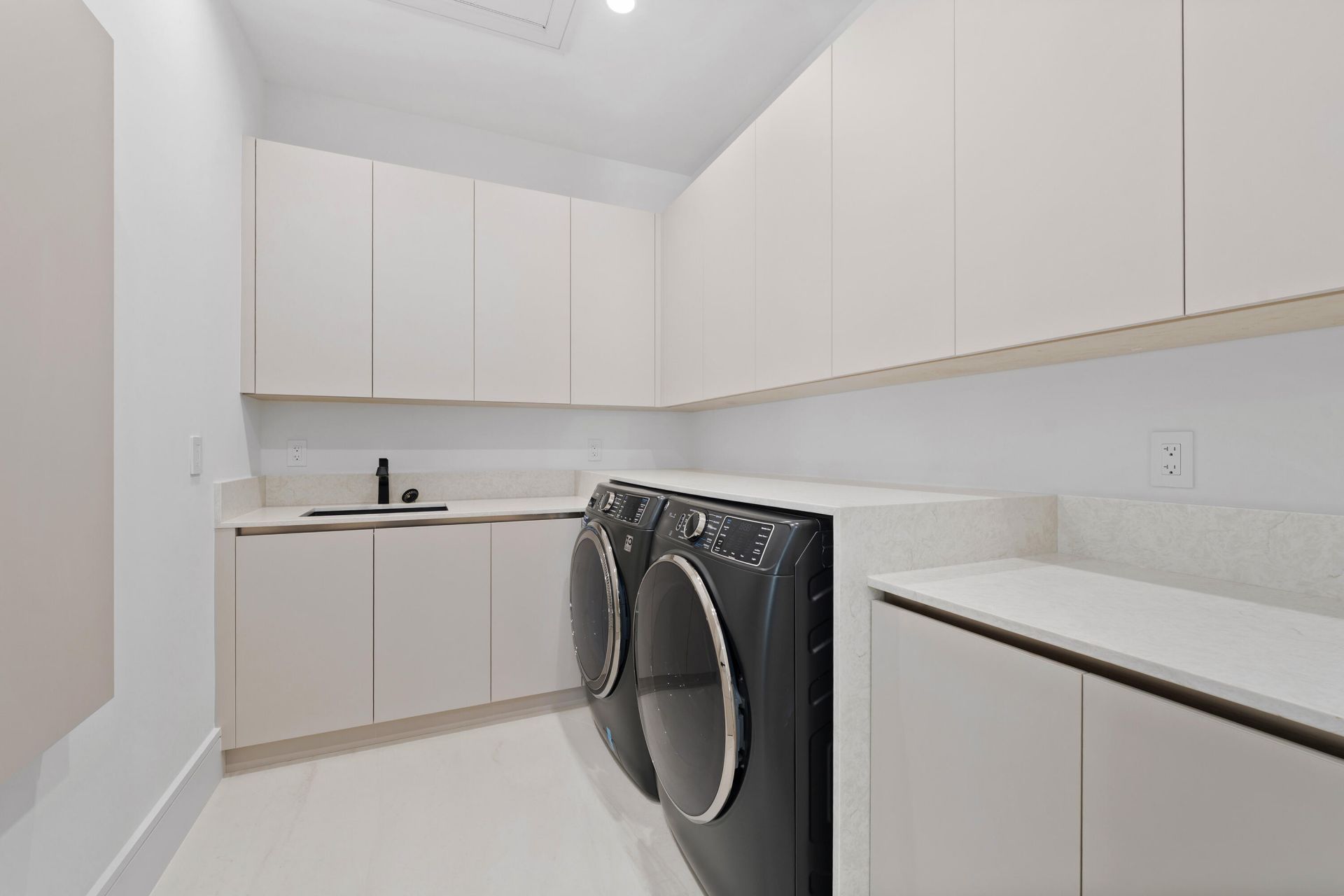 2880 NE 9th Street, Pompano Beach, FL 33062 Photo