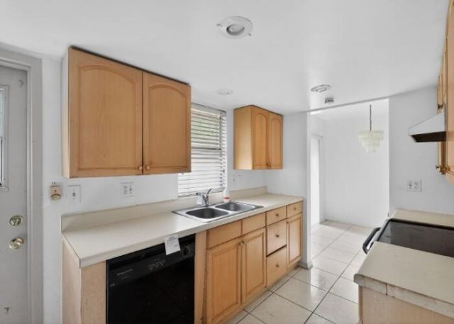 7802 NW 69th Terrace, Tamarac, FL 33321 Photo