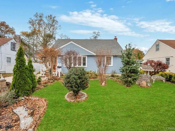 626 Winthrop Drive, Uniondale, NY 11553