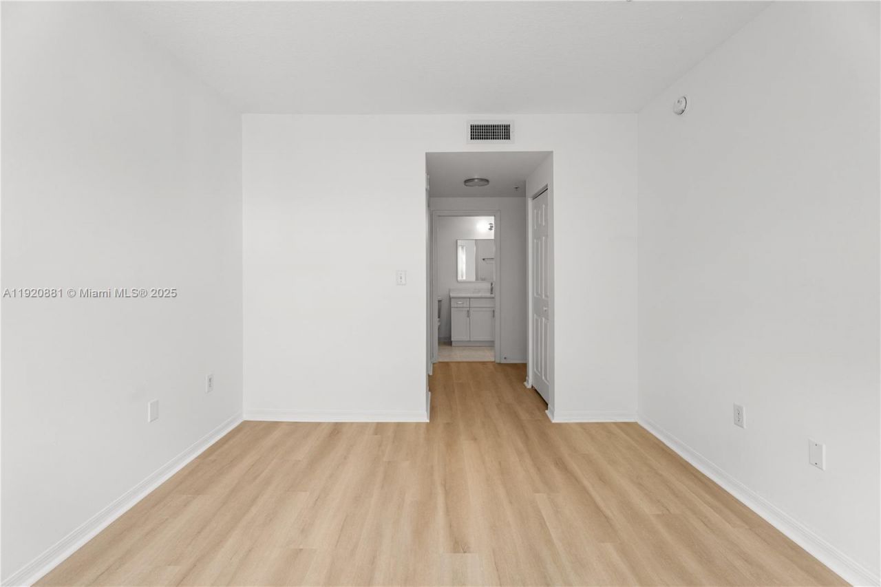 6821 SW 44th St, Unit 203, Miami, FL 33155 Photo